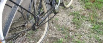 Cómo quitar una figura de ocho de una rueda de bicicleta - causas, cómo arreglar