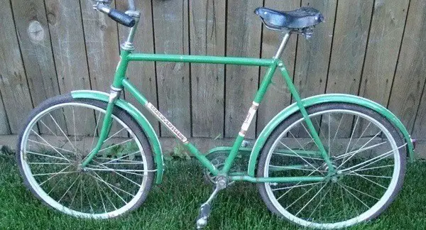 nuevo modelo de 1996 de la bicicleta Schoolboy