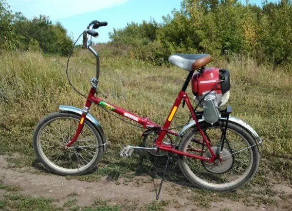 bicicleta con motor de recorte