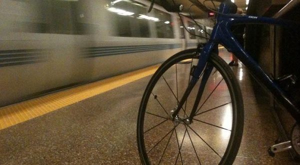 Llevar una bicicleta en el metro: características especiales, normas de transporte