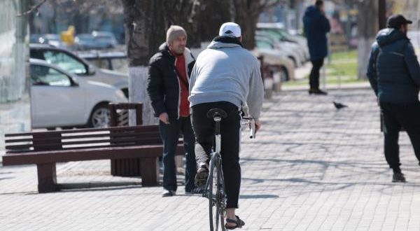 Se puede circular en bicicleta por las aceras: características y prohibiciones